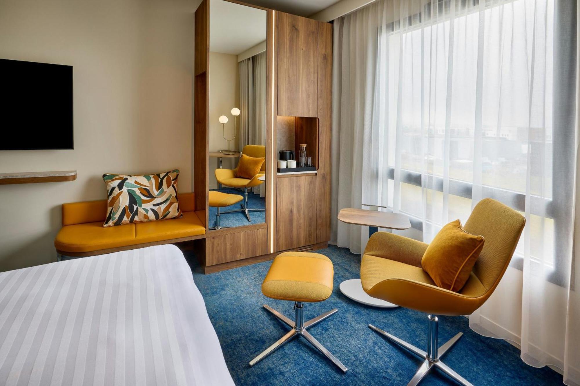 ז'נה Courtyard By Marriott Lyon Eurexpo Stadium מראה חיצוני תמונה